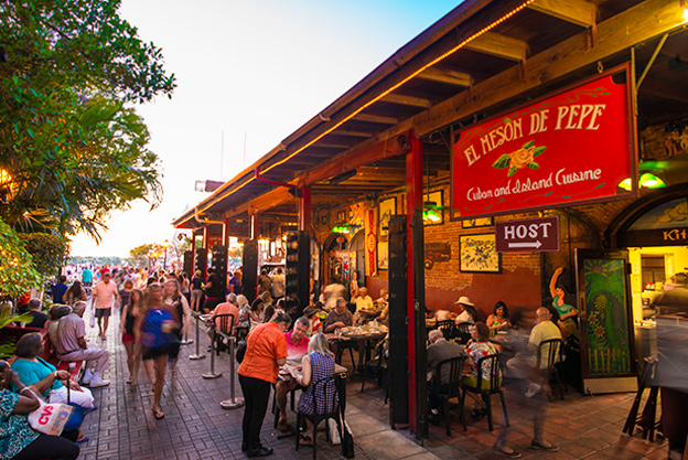 outside dining at el meson de pepe in key west